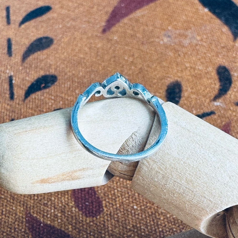 Little Heart Sterling Silver Ring - Picture 5 of 6